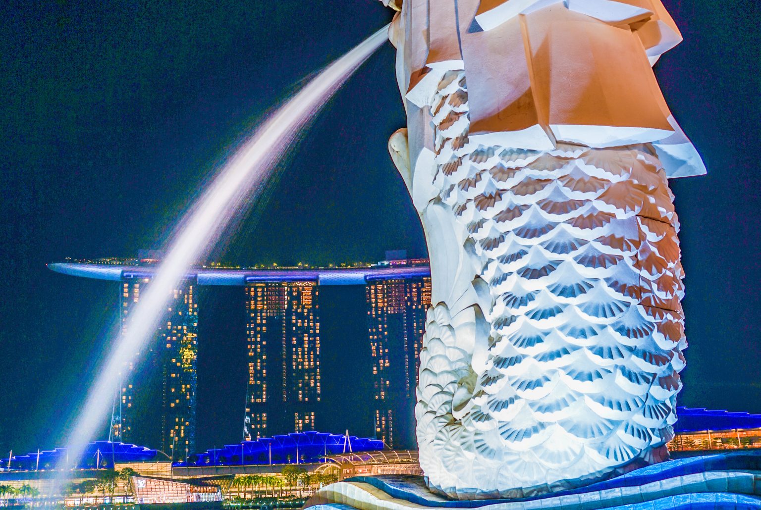 Merlion and Marina Bay Sands. Shooting Location: Singapore